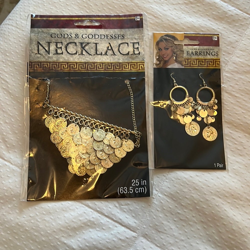 Necklace and earrings set